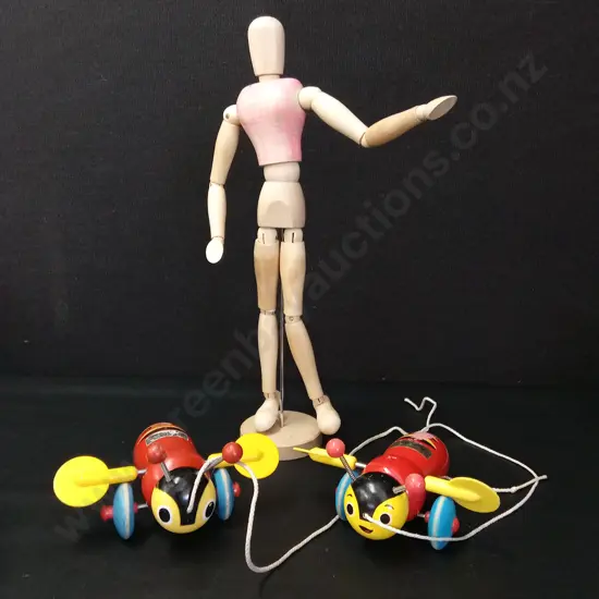 2 VINTAGE BUZZY BEE TOYS WITH AN ARTIST DUMMY