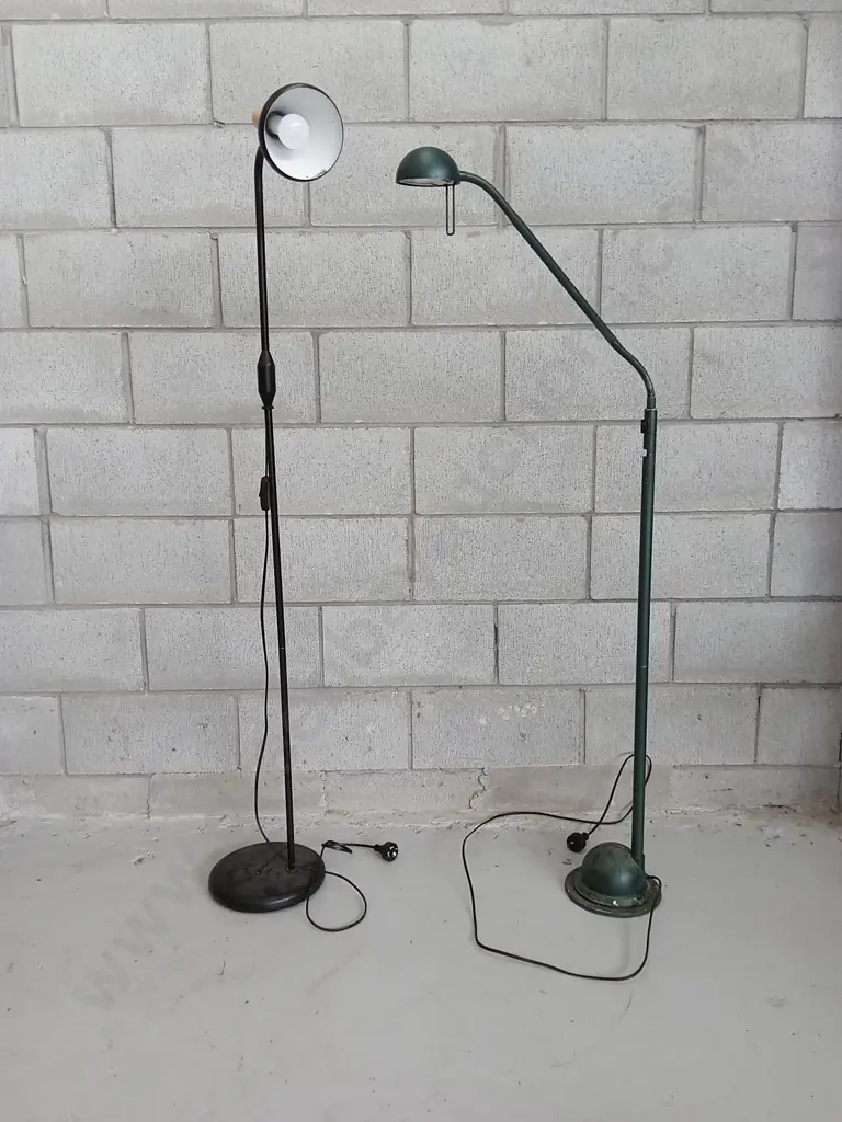 TWO FREE STANDING LAMPS (UNTESTED), BLACK LAMP H 140CM Image 1++