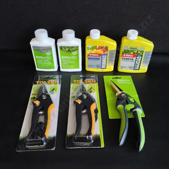 7 PIECES BRAND NEW GARDEN PRODUCTS