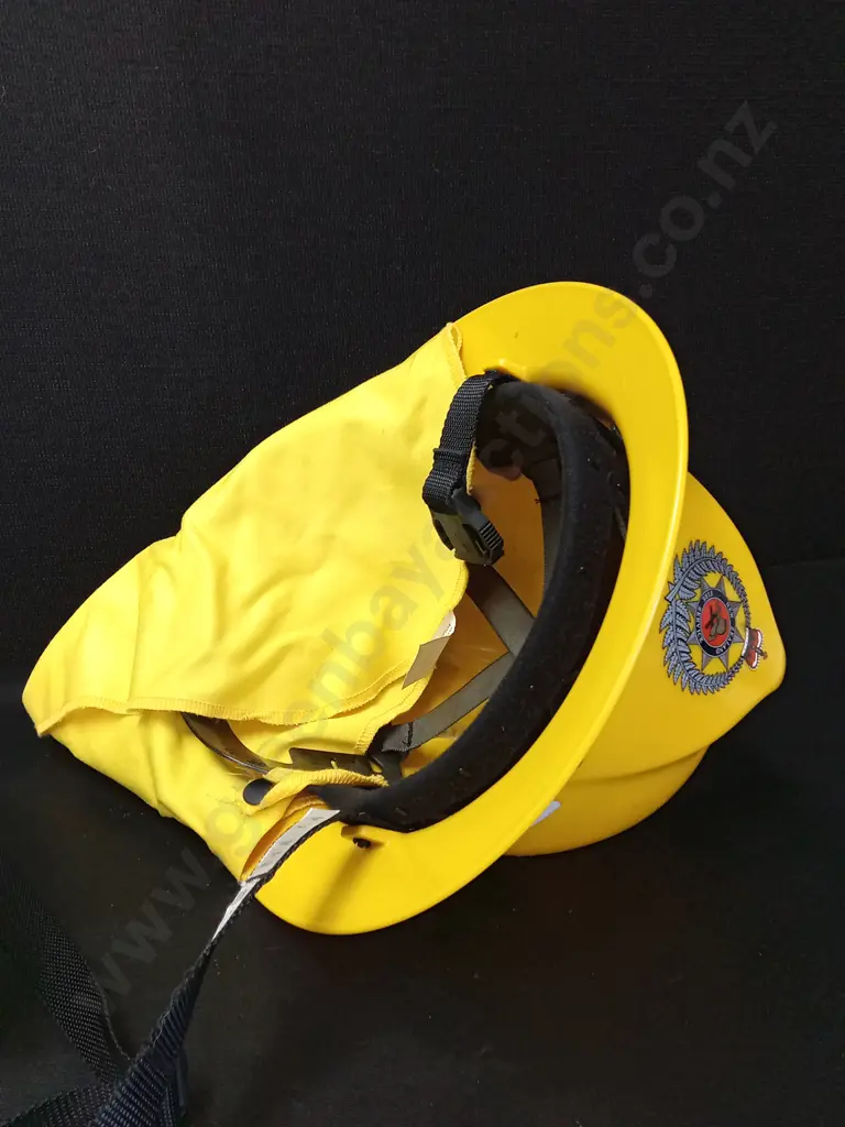 FIRE SAFETY HELMET AND PELTOR PROTECTIVE EYEWEAR Image 1++