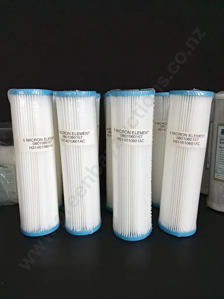 BOX OF WATER FILTER CARTRIDGES, ACTIVATED CARBON BLOCKS AND MORE Image 1++