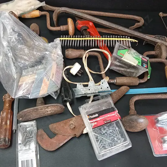 BOX OF VINTAGE TOOLS AND HARDWARE