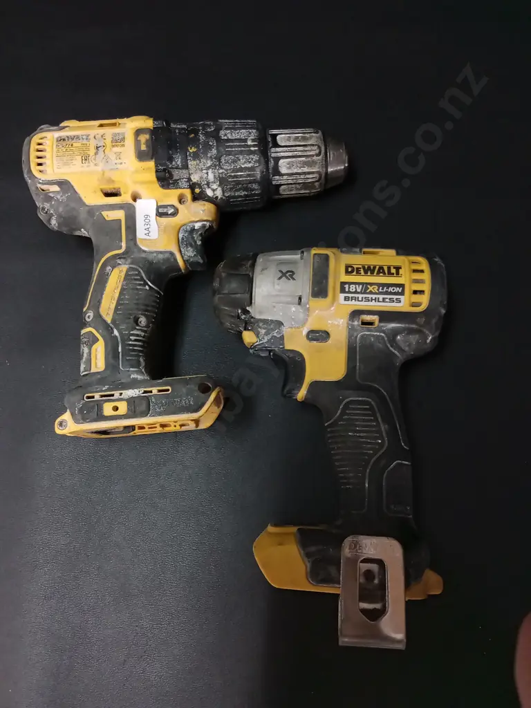 2 DEWALT POWER TOOLS Image 1++