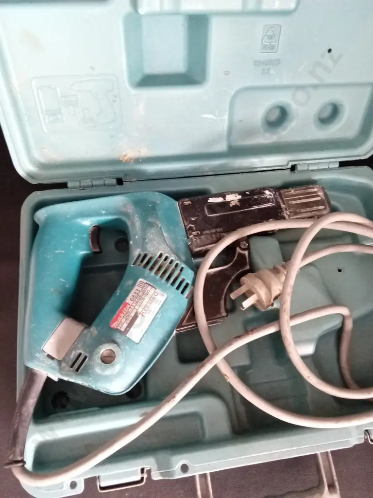 MAKITA COLLATED SCREW GUN Image 1++