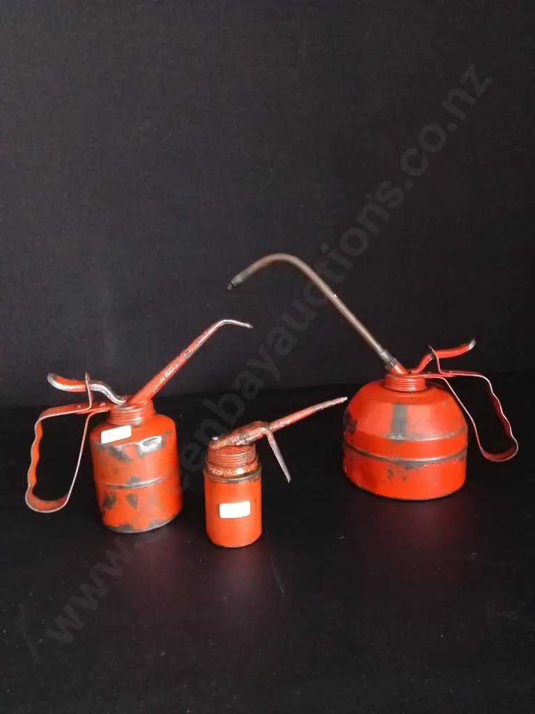 3 OIL CANISTERS TALLEST H20CM Image 1++