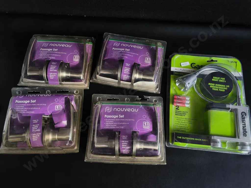 5 PIECES BRAND NEW PASSAGE SETS AND GRILL LIGHT Image 1++