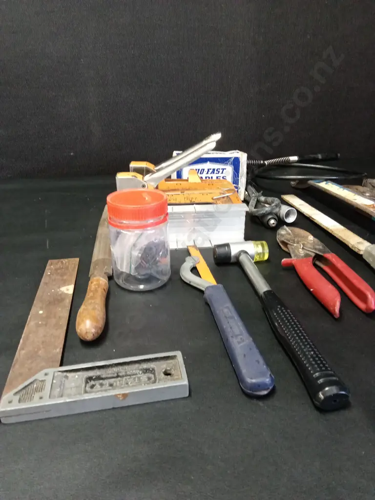 BOX OF TOOLS Image 1++