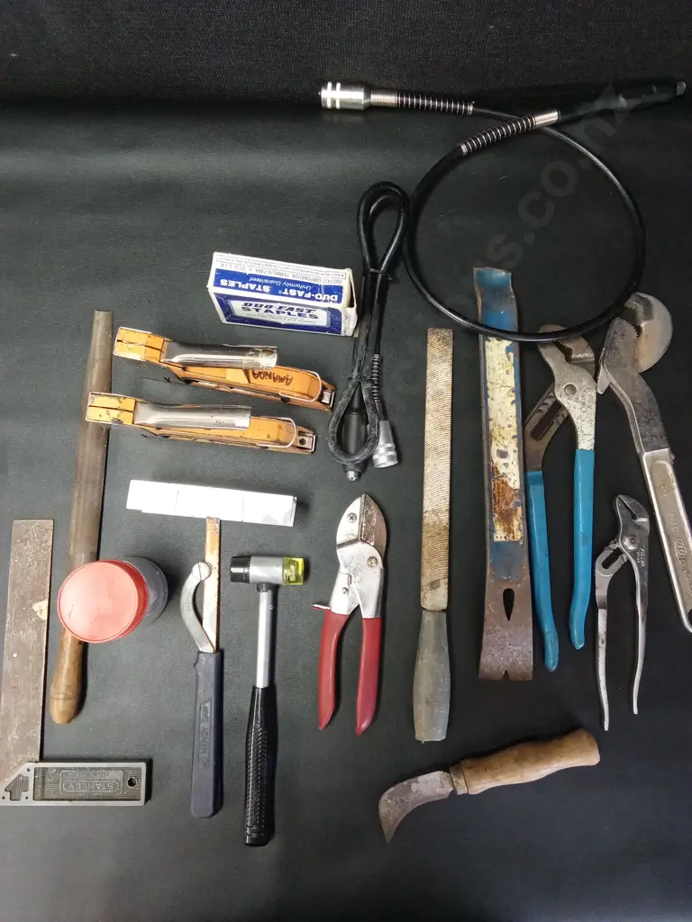 BOX OF TOOLS Image 1++