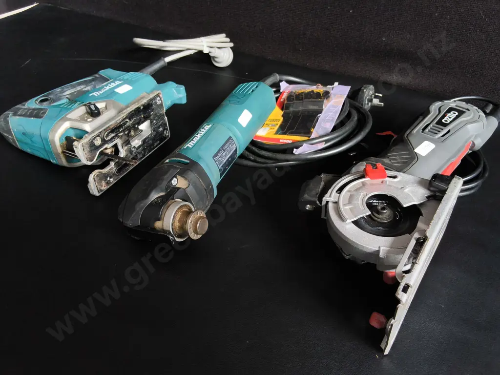 MIX OF POWER TOOLS, INCLUDING MAKITA JIGSAW, MAKITA OSCILLATING TOOL, AND OZITO CIRCULAR SAW Image 1++