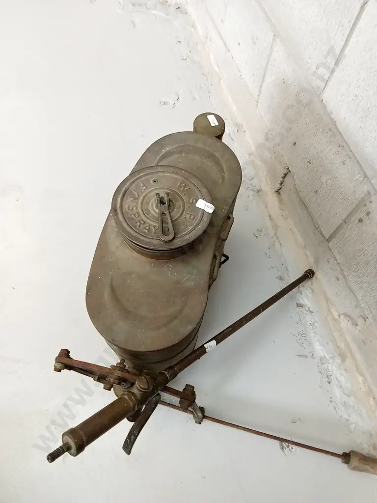 VINTAGE BRASS AND COPPER BACKPACK SPRAYER Image 1++