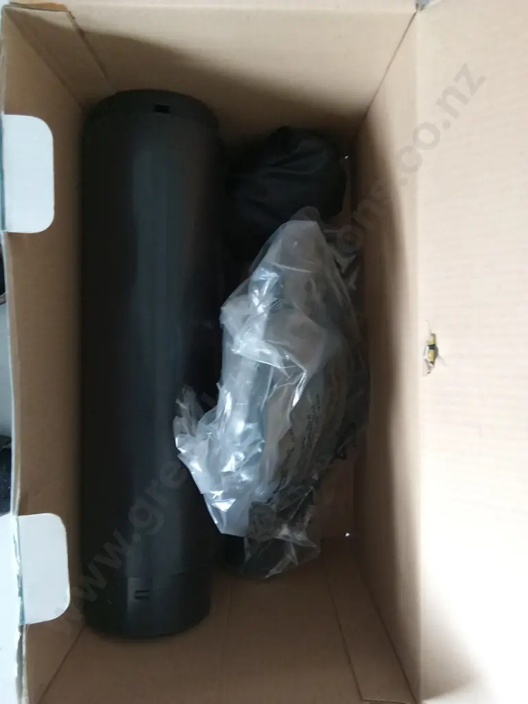 GARDEN COLT BLOWER VACUUM (STILL IN PLASTIC) UNTESTED. Image 1++