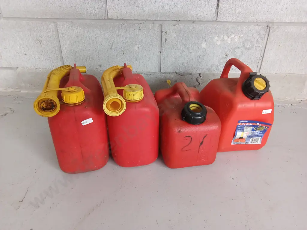 GROUP OF JERRY CANS, ABOUT 5L EACH Image 1++
