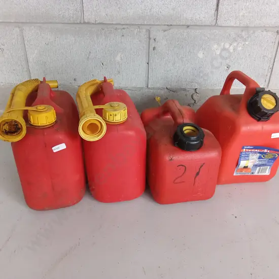 GROUP OF JERRY CANS, ABOUT 5L EACH