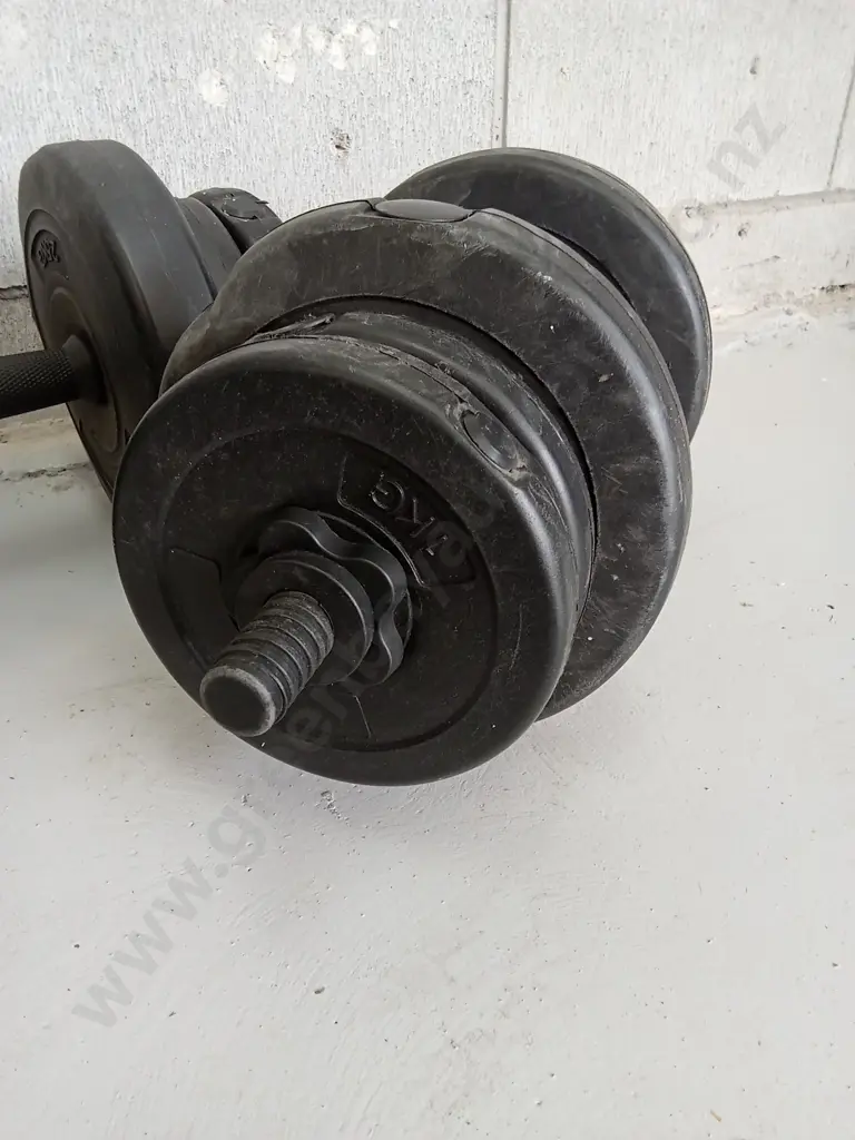 ADJUSTABLE CEMENT WEIGHT DUMBBELLS, 9KG EACH Image 1++