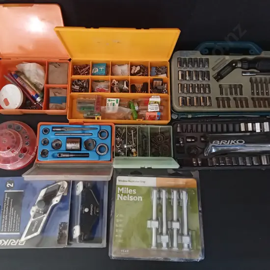 MIX OF TOOL PARTS AND PIECES