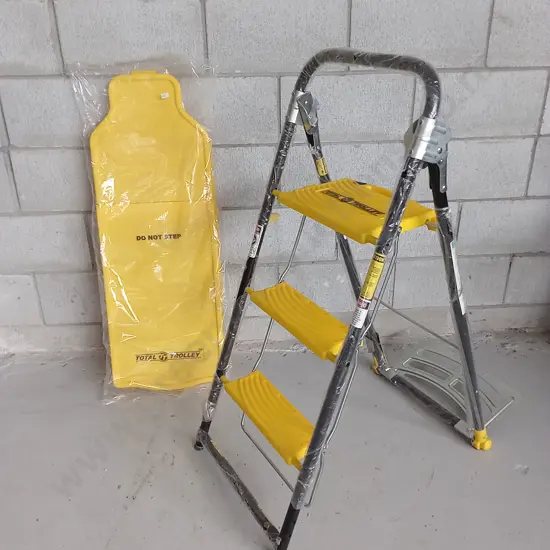 BRAND NEW TOTAL TROLLEY STEP LADDER