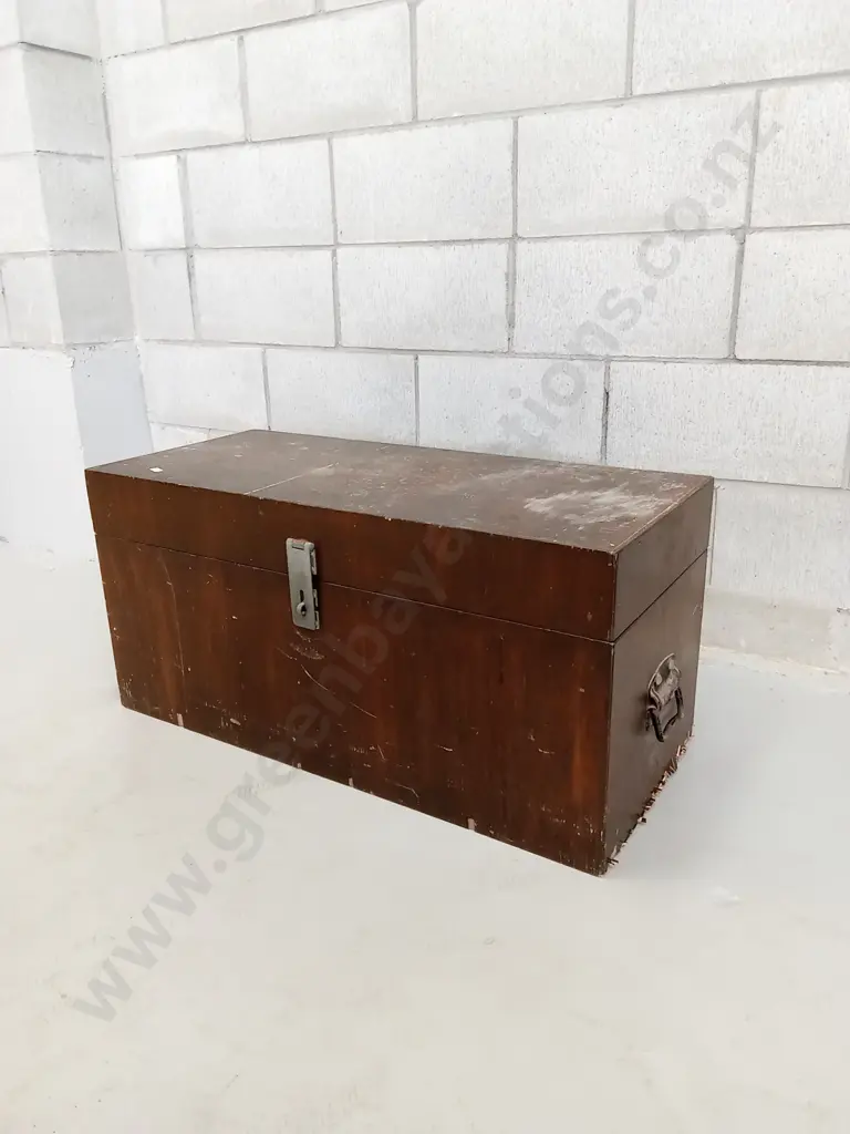 VINTAGE WOODEN CARPENTERS TOOL CHEST, INCLUDING CONTENTS, H 40CM X W 83CM X D 37CM Image 1++