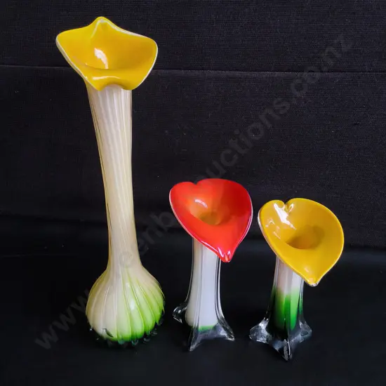 3 VINTAGE MURANO STYLE ART GLASS VASES, JACK-IN-THE-PULPIT CALLA LILY FLUTED VASES, TALLEST H 39 CM