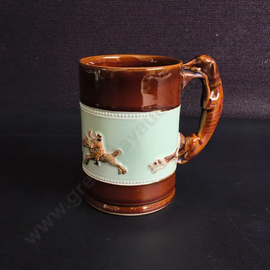 VINTAGE BOURNE DERBY STONEWARE FOX HUNT TANKARD, H 10.5 CM