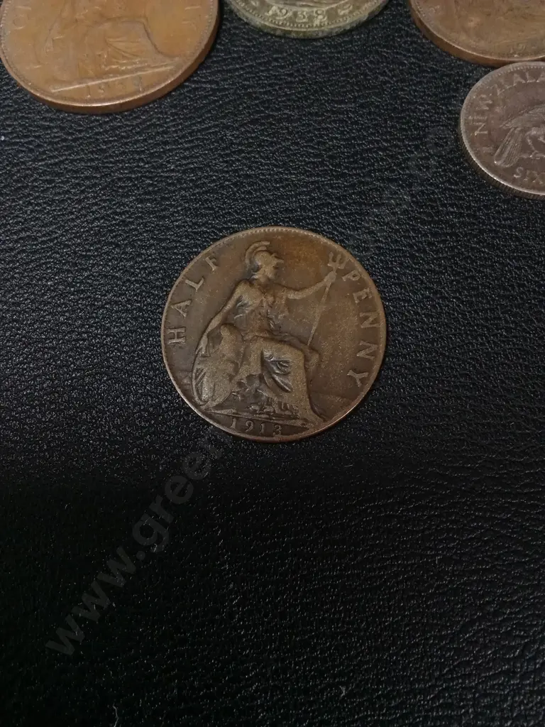 COLLECTION OF VINTAGE NEW ZEALAND COINS EARLIEST DATE 1913 Image 1++