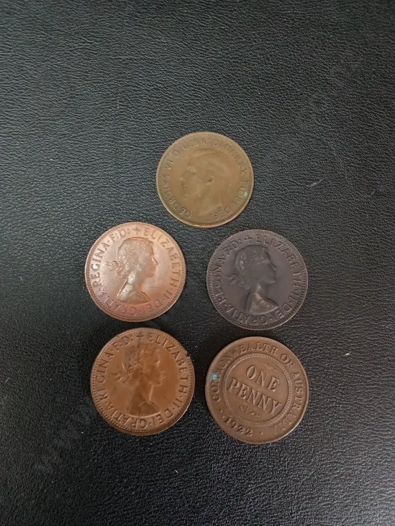 5 VINTAGE AUSTRALIAN COINS, EARLIEST DATE 1922 Image 1++