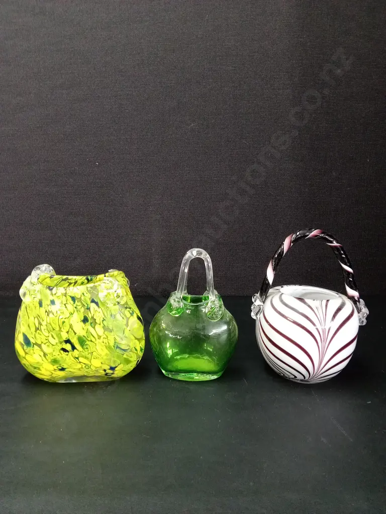 3 MURANO STYLE GLASS HANBAGS Image 1++
