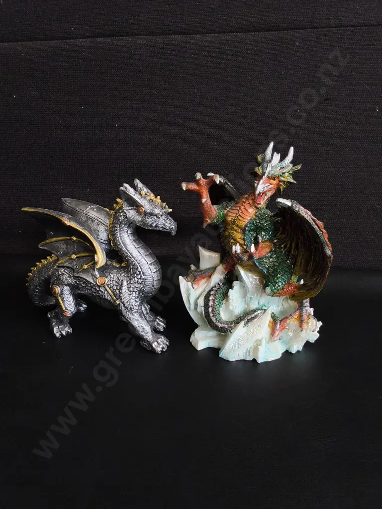 PAIR OF FANTASY DRAGON FIGURINES MADE OF POLYRESIN, TALLEST H 18 CM Image 1++