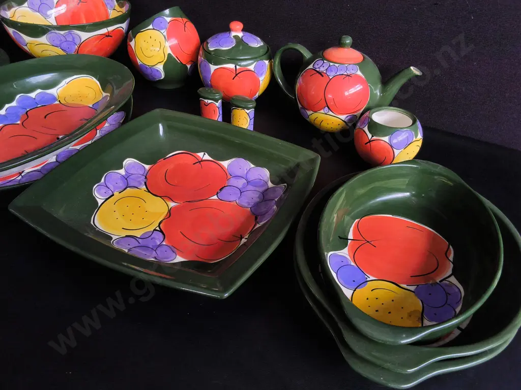 VINTAGE PETRA CERAMICS "EDEN" PATTERN TABLEWARE SET, 16 PIECES, WIDEST DIA 42 CM Image 1++