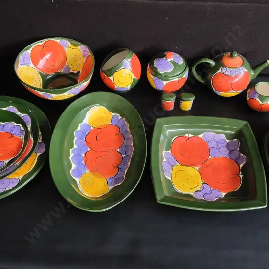 VINTAGE PETRA CERAMICS "EDEN" PATTERN TABLEWARE SET, 16 PIECES, WIDEST DIA 42 CM