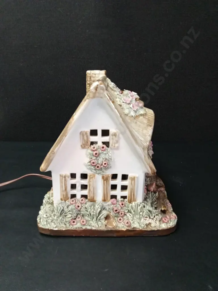 CERAMIC HOUSE TABLE LAMP L30CM H21CM Image 1++