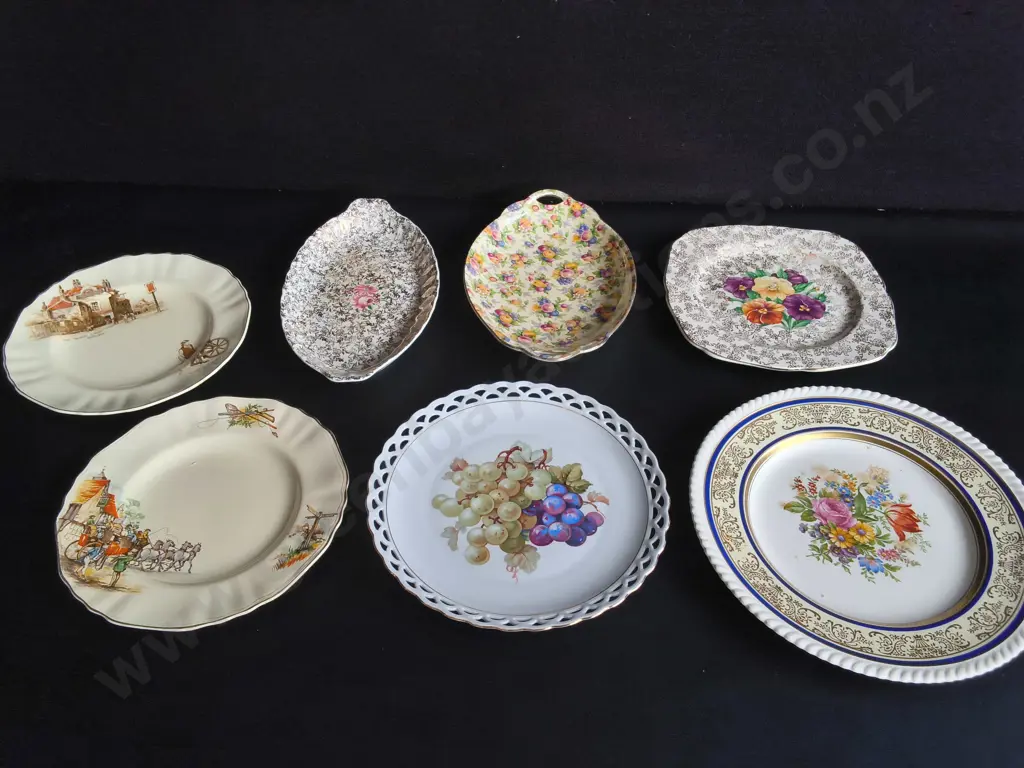 MIX OF VINTAGE DECORATIVE PLATES, 7 PIECES, WIDEST DIA 27 CM Image 1++
