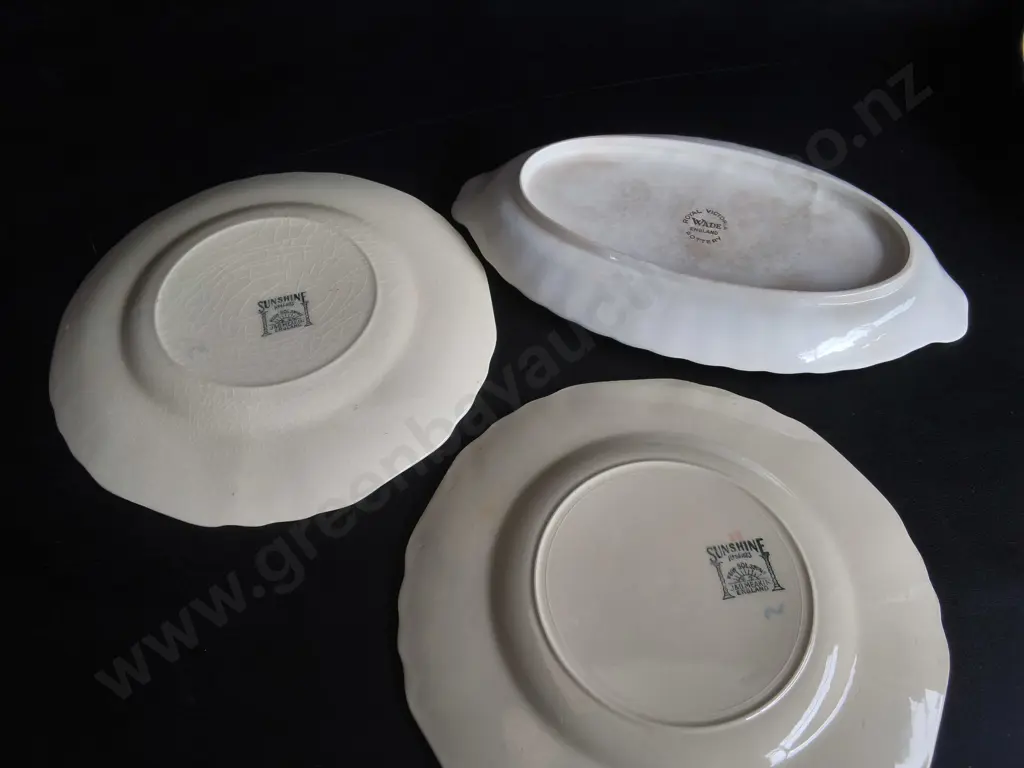 MIX OF VINTAGE DECORATIVE PLATES, 7 PIECES, WIDEST DIA 27 CM Image 1++
