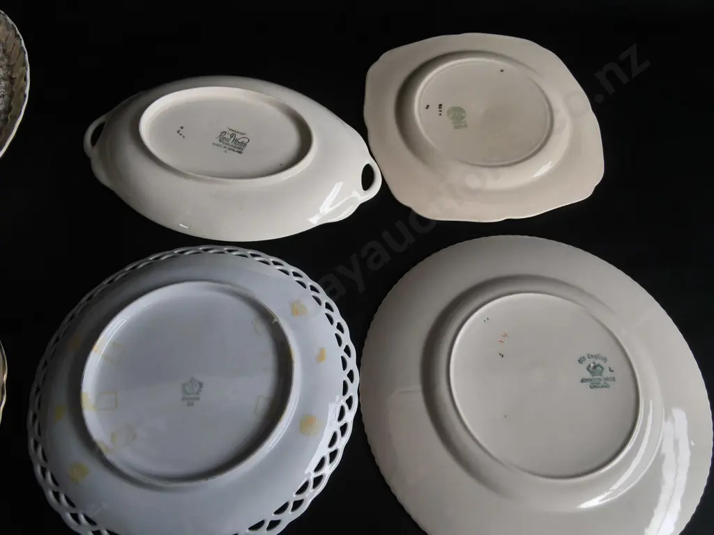 MIX OF VINTAGE DECORATIVE PLATES, 7 PIECES, WIDEST DIA 27 CM Image 1++