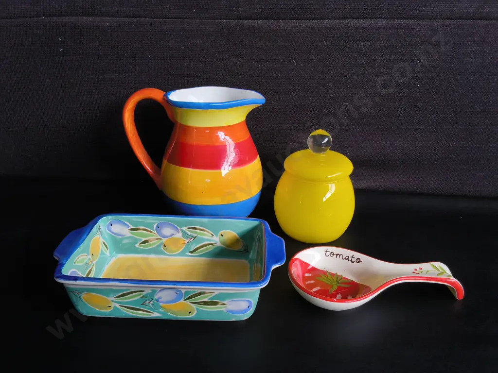 4 PIECES GLASS AND HAND PAINTED CERAMIC KITCHENWARE, TALLEST H 20 CM Image 1++