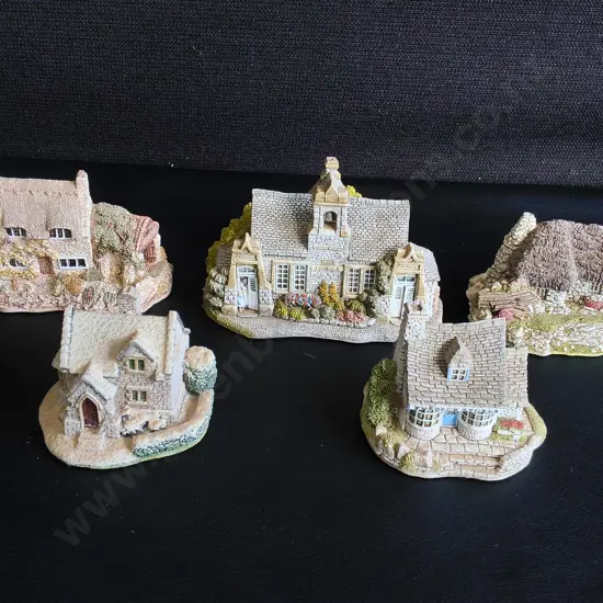 5 VINTAGE LILLIPUT LANE MINIATURE COTTAGES, HANDMADE IN ENGLAND, TALLEST H 8.5 CM