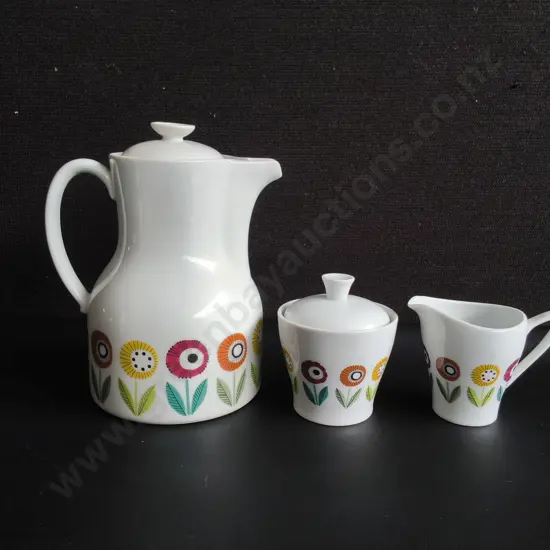 VINTAGE UPSALA EKEBY KARLSKRONA "IGNIS BELLIS" COFFEE POT, SUGAR & CREAMER SET BY EVA BLADH, TALLEST H 19 CM