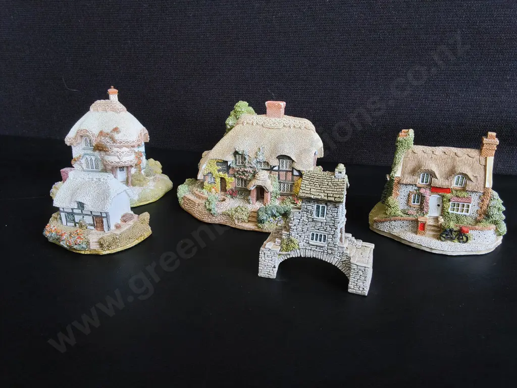 5 VINTAGE LILLIPUT LANE MINIATURE COTTAGES, HANDMADE IN ENGLAND, TALLEST H 10 CM Image 1++