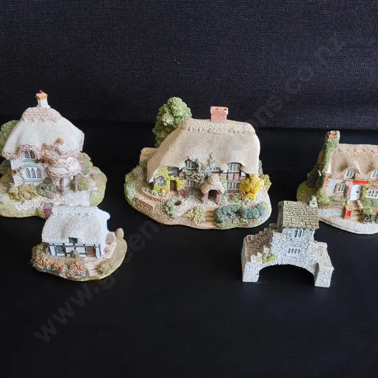 5 VINTAGE LILLIPUT LANE MINIATURE COTTAGES, HANDMADE IN ENGLAND, TALLEST H 10 CM