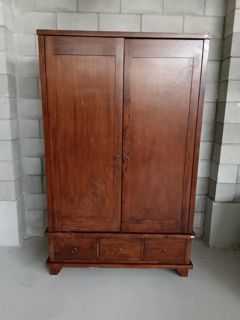 WILLIS AND GAMBIER WOODEN TWO DOOR WARDROBE, H 196CM X W 121CM X D 61CM Image 1++