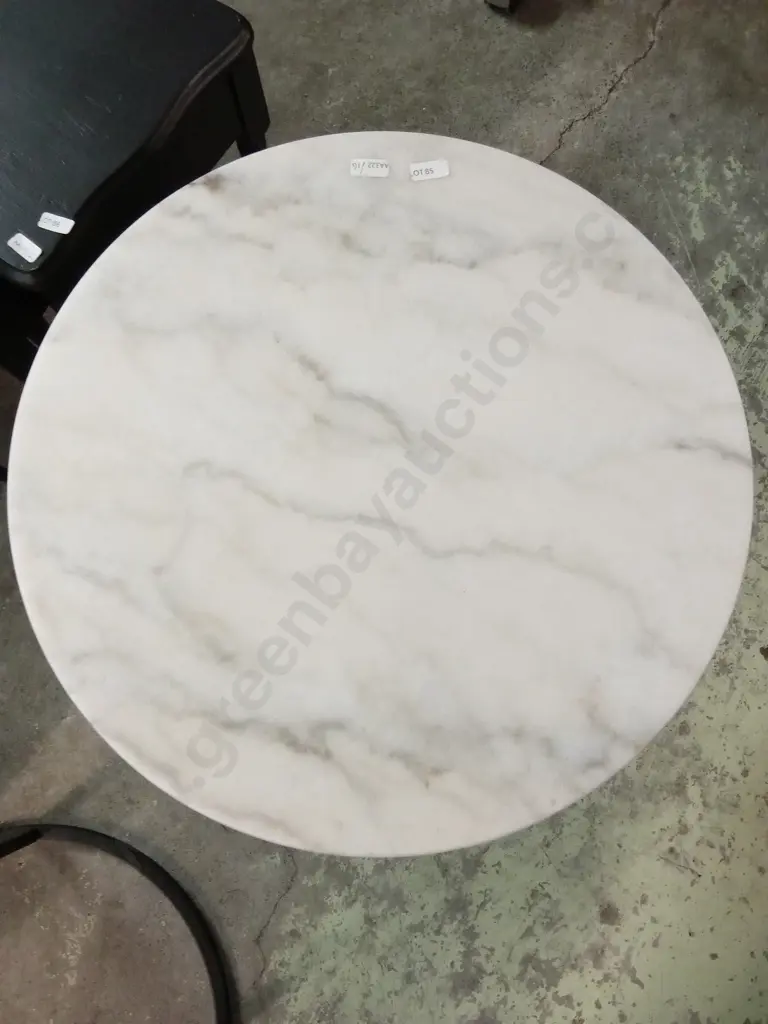 PAIR OF ROUND MARBLE SIDE TABLES WITH METAL FRAMES, 45CM DIAMETER Image 1++