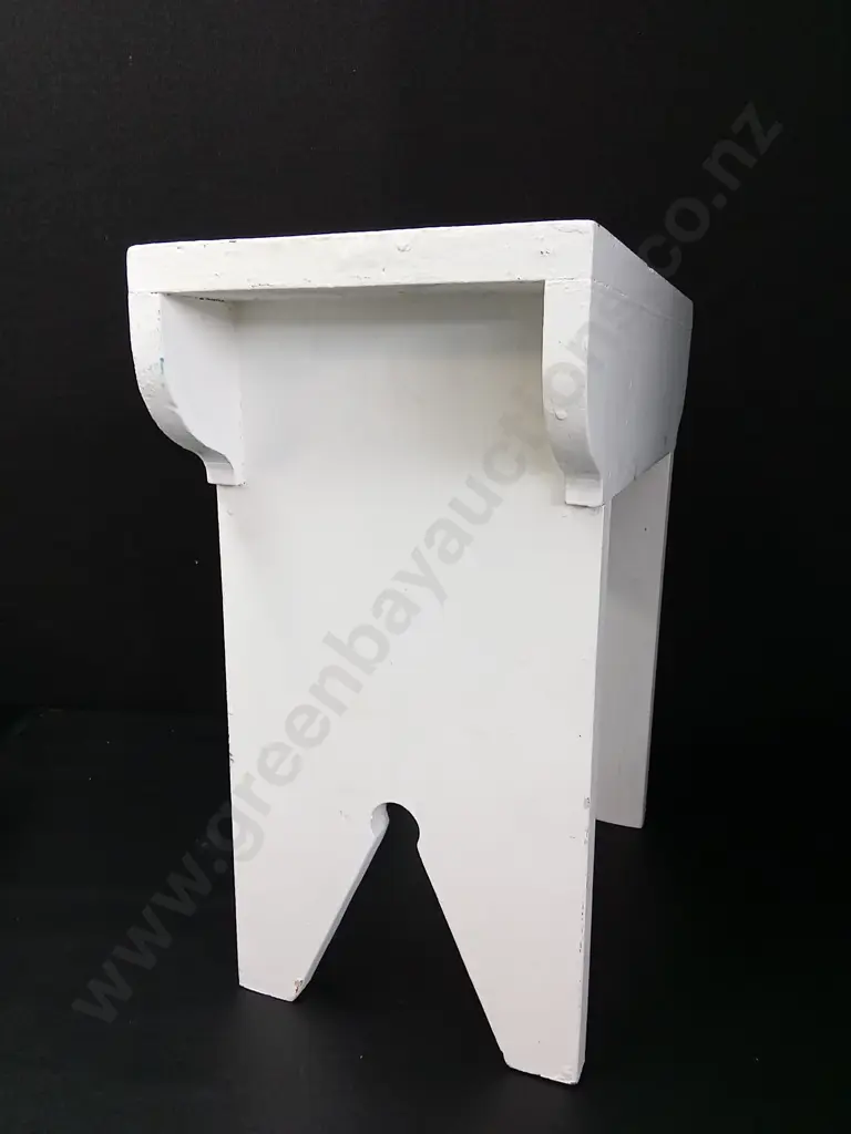 WOODEN UTILITY STOOL H46CM L46CM Image 1++