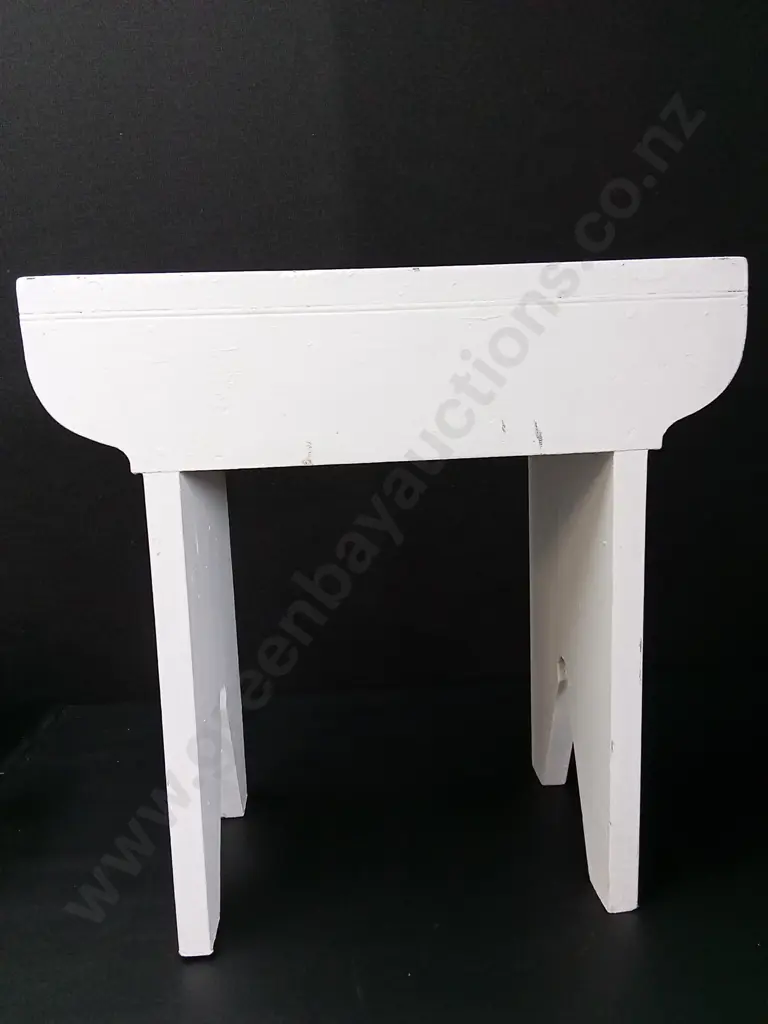 WOODEN UTILITY STOOL H46CM L46CM Image 1++