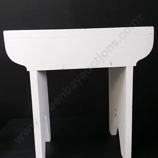 WOODEN UTILITY STOOL H46CM L46CM