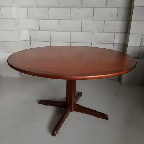 VINTAGE DANSKE MOBLER MAHOGANY ROUND DINING TABLE, 137CM DIAMETER, 75CM HEIGHT