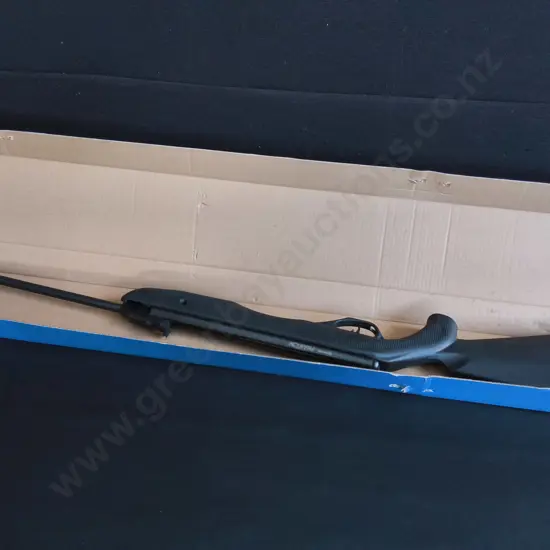 CROSMAN PHANTOM BREAK BARREL AIR RIFLE, BOXED