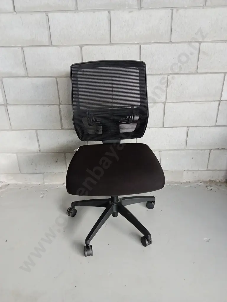 WORKSTATION SOLID STEEL LEGS, INCLUDING CHAIR, H 72CM X L 200CM X W 80CM Image 1++