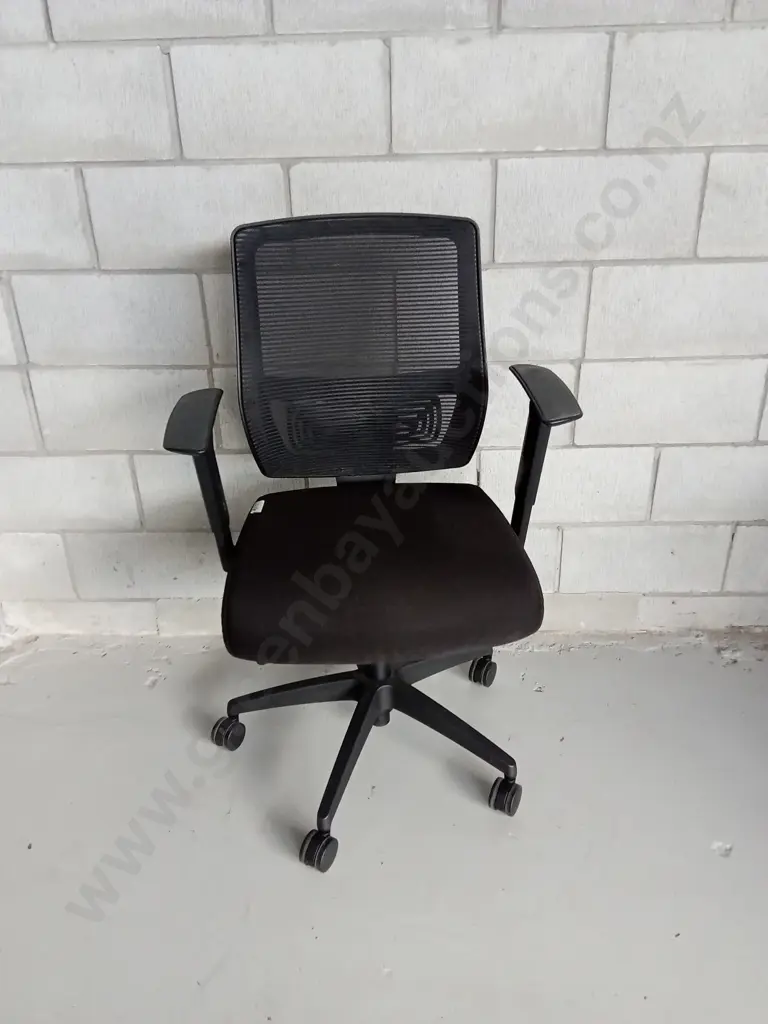 HEIGHT ADJUSTABLE DESK WITH FILLING CABINETS AND CHAIR, L 200CM X W 80CM Image 1++