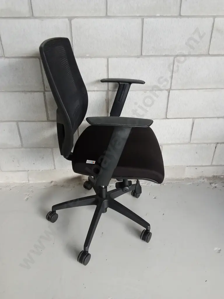 HEIGHT ADJUSTABLE DESK WITH FILLING CABINETS AND CHAIR, L 200CM X W 80CM Image 1++