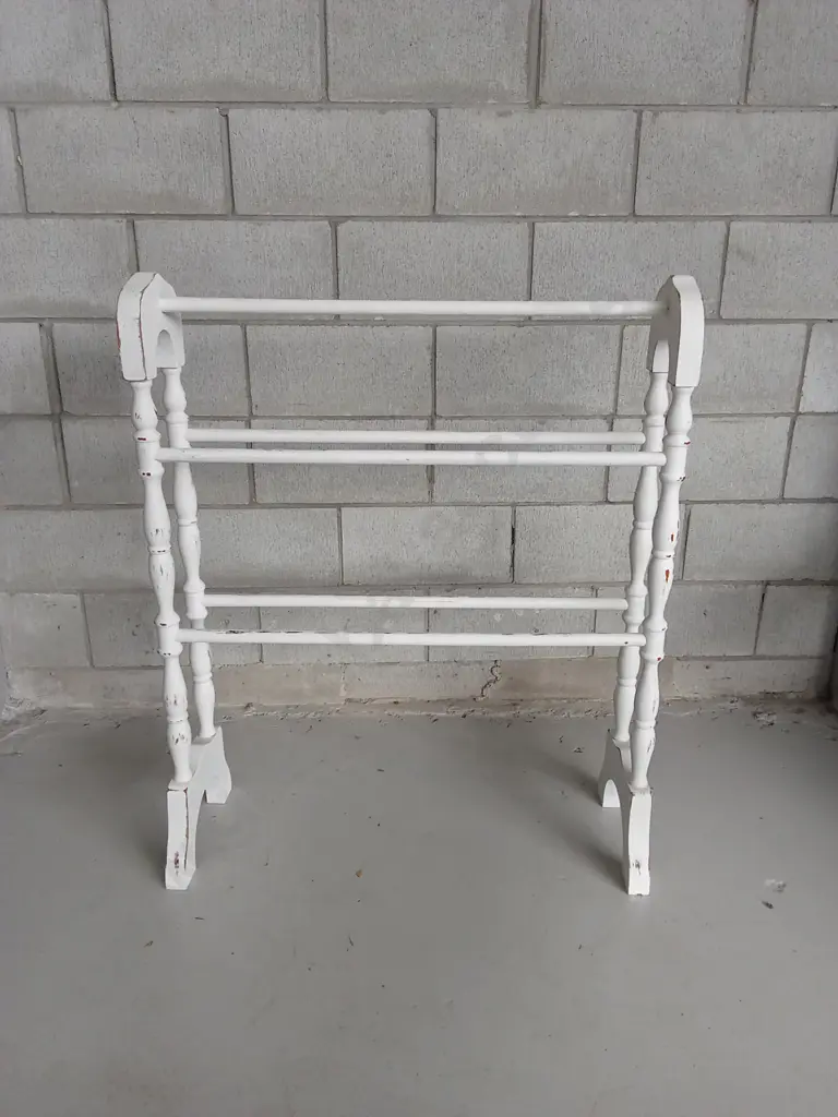 FREESTANDING WOODEN BLANKET AND TOWEL RACK, HEIGHT IS 103CM Image 1++