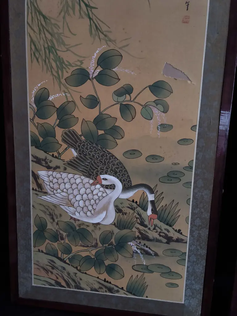 PAIR OF FRAMED TRADITIONAL EAST ASIAN SCROLL PAINTINGS, H 88 CM Image 1++